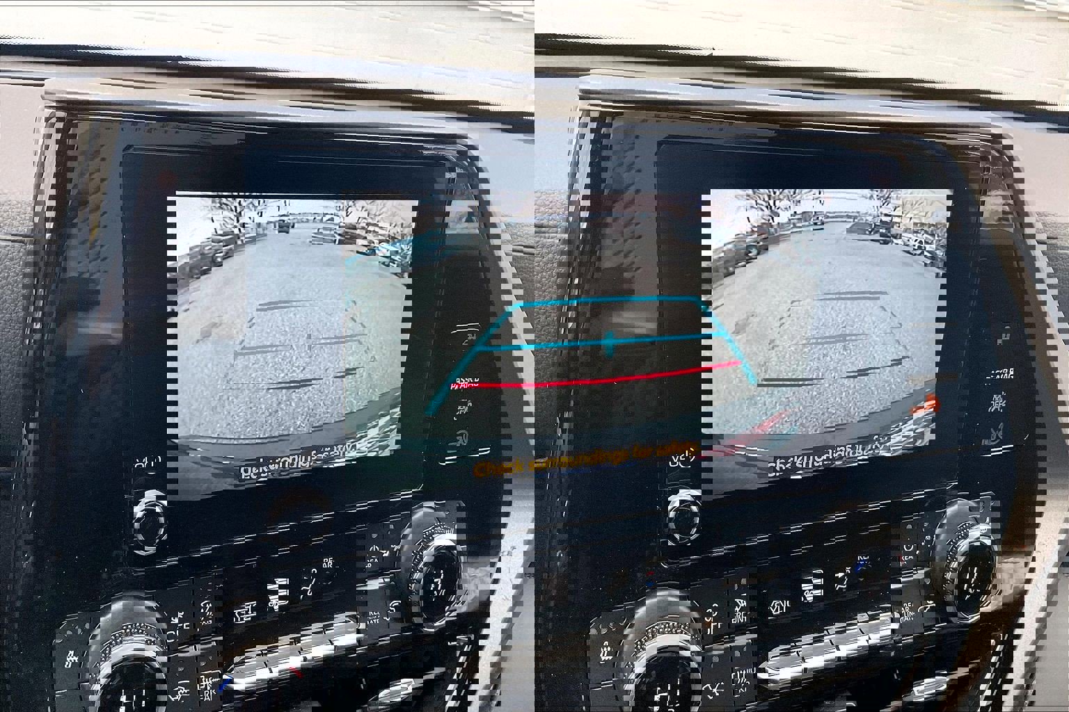 Used 2023 Toyota Highlander XLE image 26