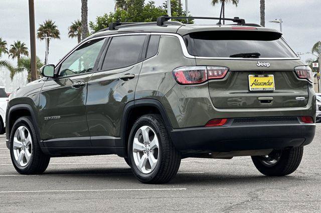 Used 2017 Jeep Compass Latitude FWD image 6
