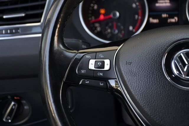 Used 2018 Volkswagen Tiguan SEL image 8