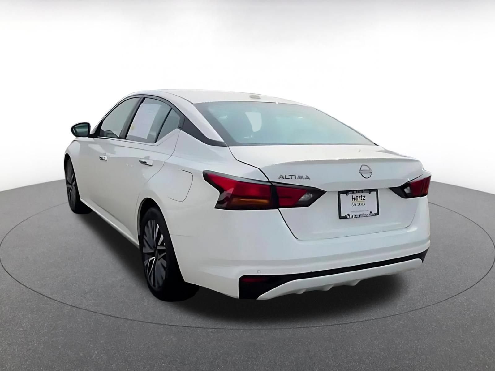 Used 2025 Nissan Altima 2.5 SV FWD image 10