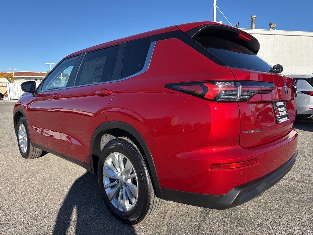 New 2025 Mitsubishi Outlander ES image 5