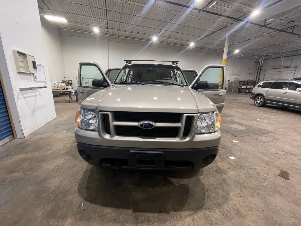 Used 2004 Ford Explorer Sport Trac XLT AWD/4WD image 11