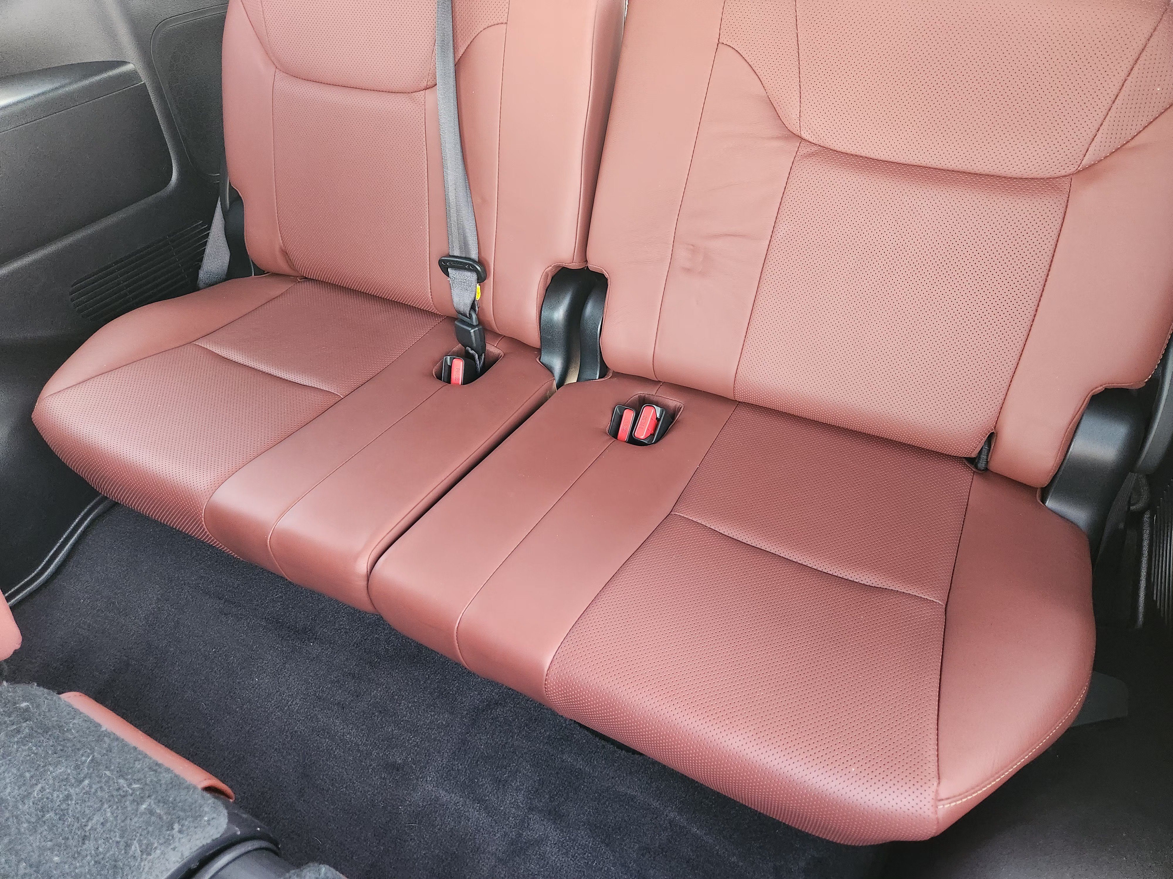Used 2021 Lexus LX 570 4WD w/ Sport Package image 31