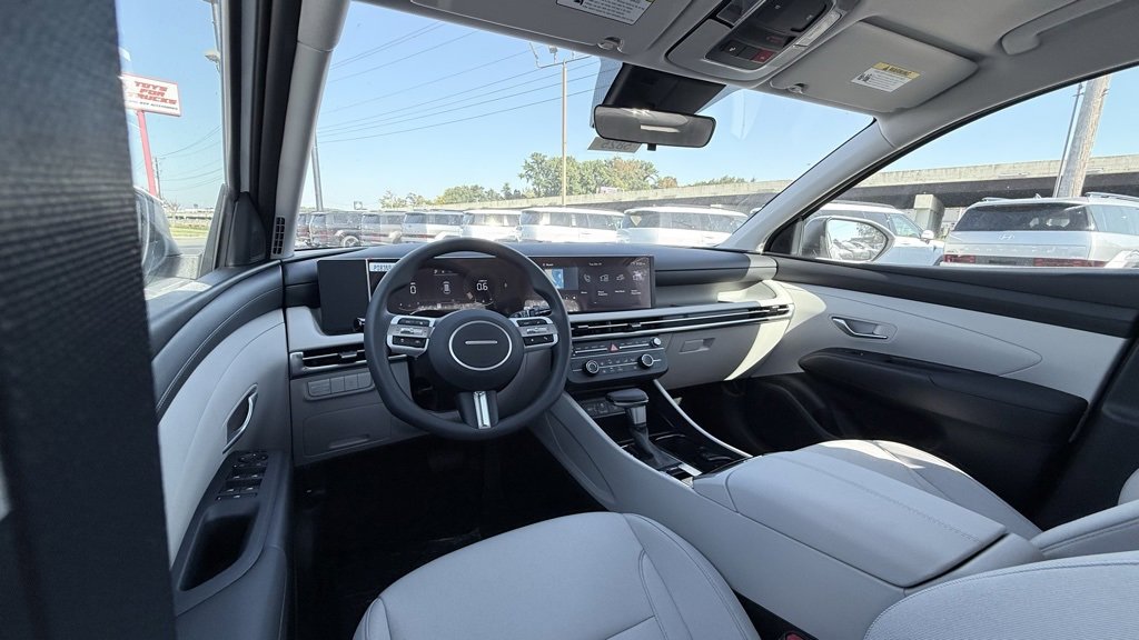 New 2026 Hyundai Tucson SE image 38