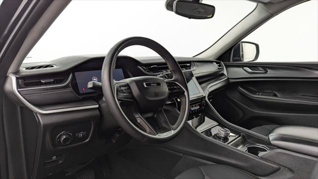 Used 2024 Jeep Grand Cherokee Laredo RWD image 26
