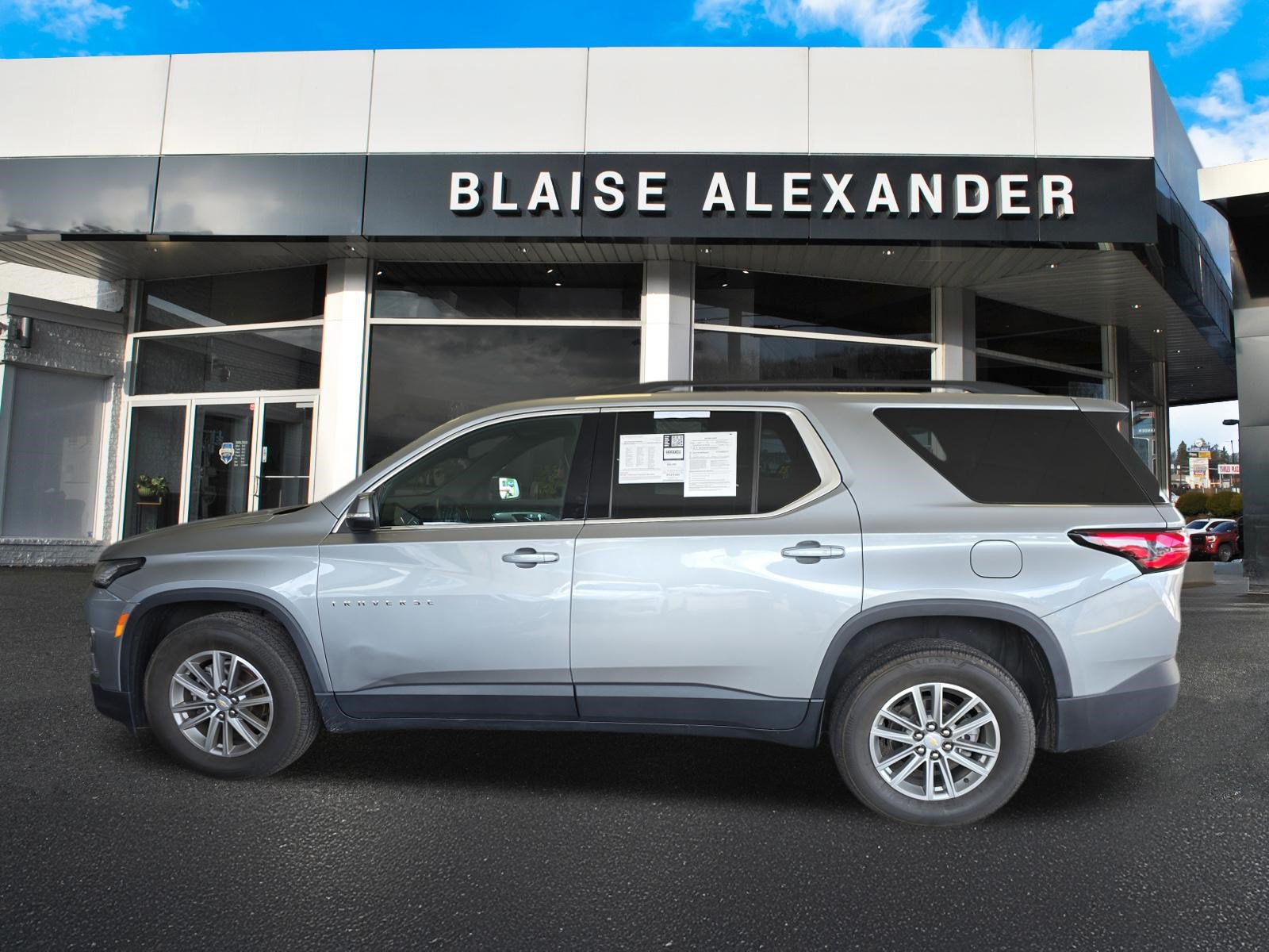 Used 2023 Chevrolet Traverse LT AWD/4WD image 7