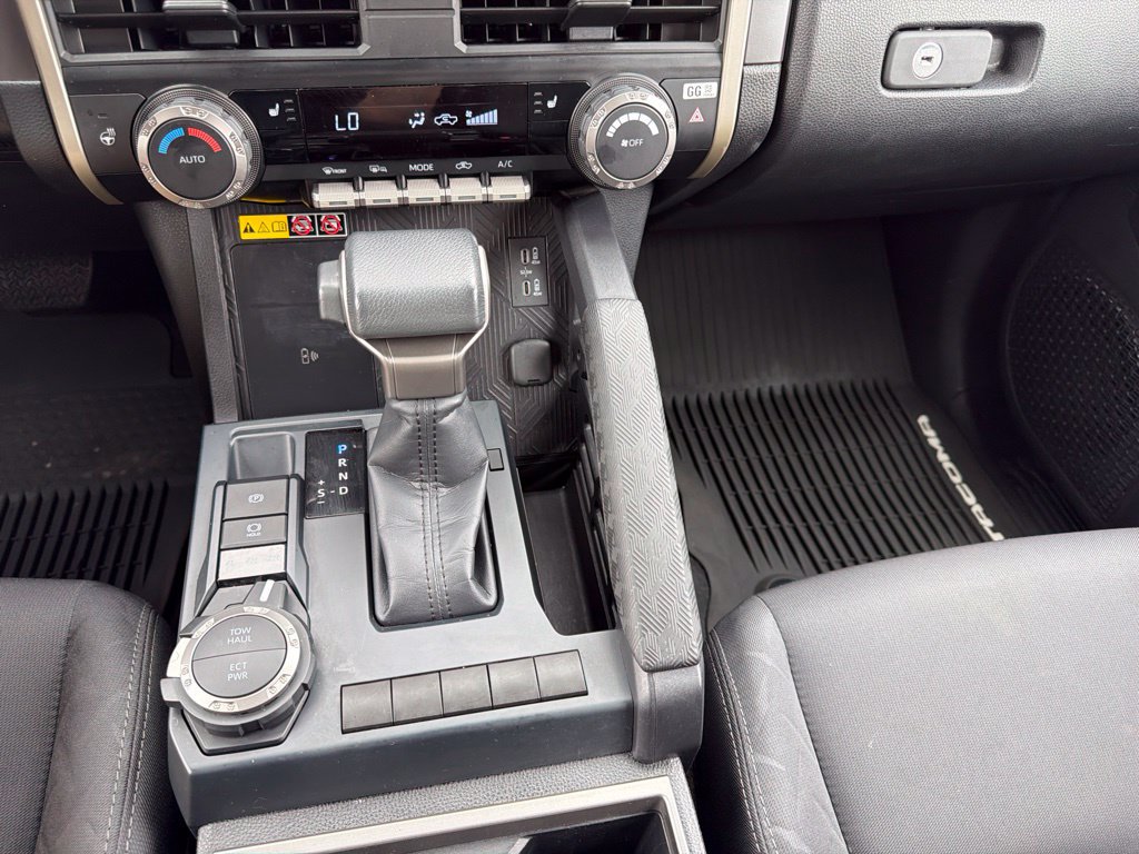 Used 2025 Toyota Tacoma SR5 AWD/4WD image 20