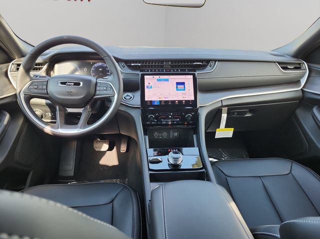 New 2025 Jeep Grand Cherokee Limited image 14