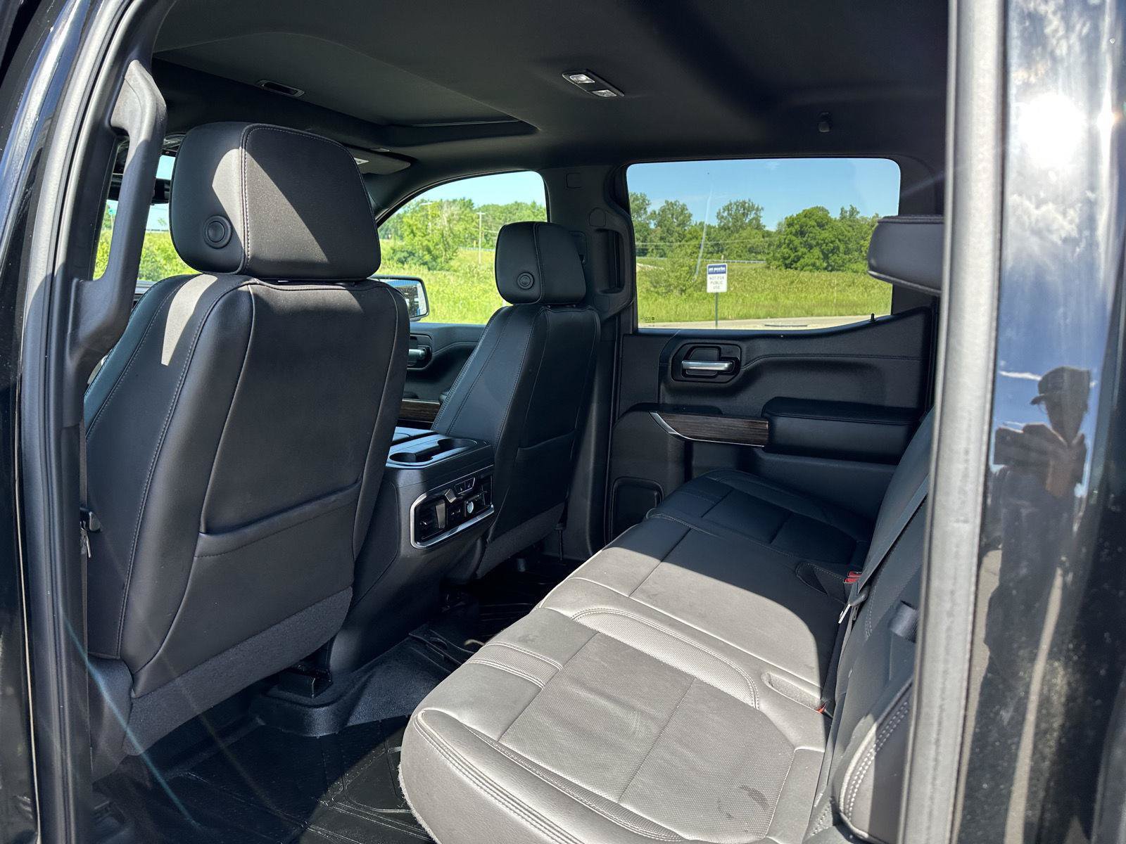Used 2021 Chevrolet Silverado 1500 High Country w/ Technology Package AWD/4WD image 15