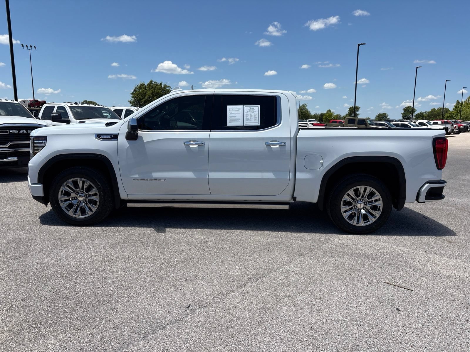 Used 2022 GMC Sierra 1500 Denali AWD/4WD image 2
