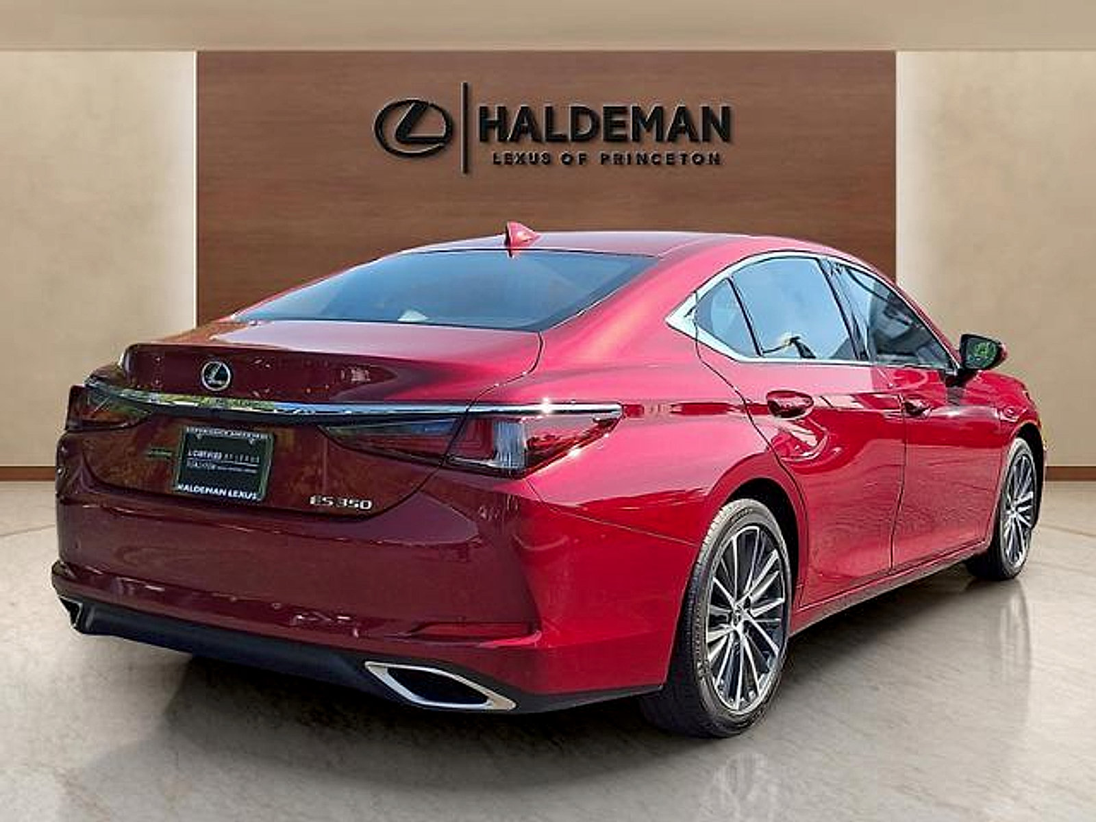 Used 2024 Lexus ES 350 w/ Premium Package FWD image 6