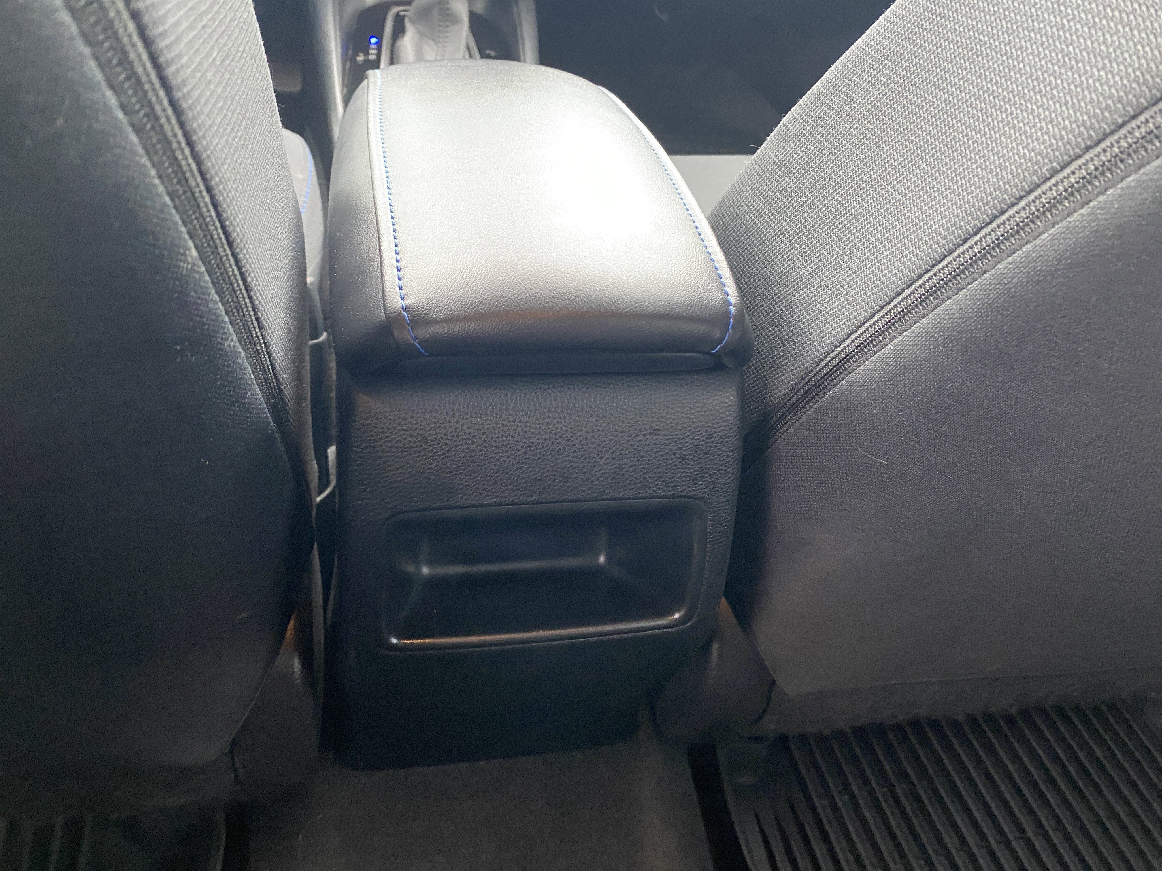 Used 2022 Toyota Corolla SE w/ SE Premium Package image 34