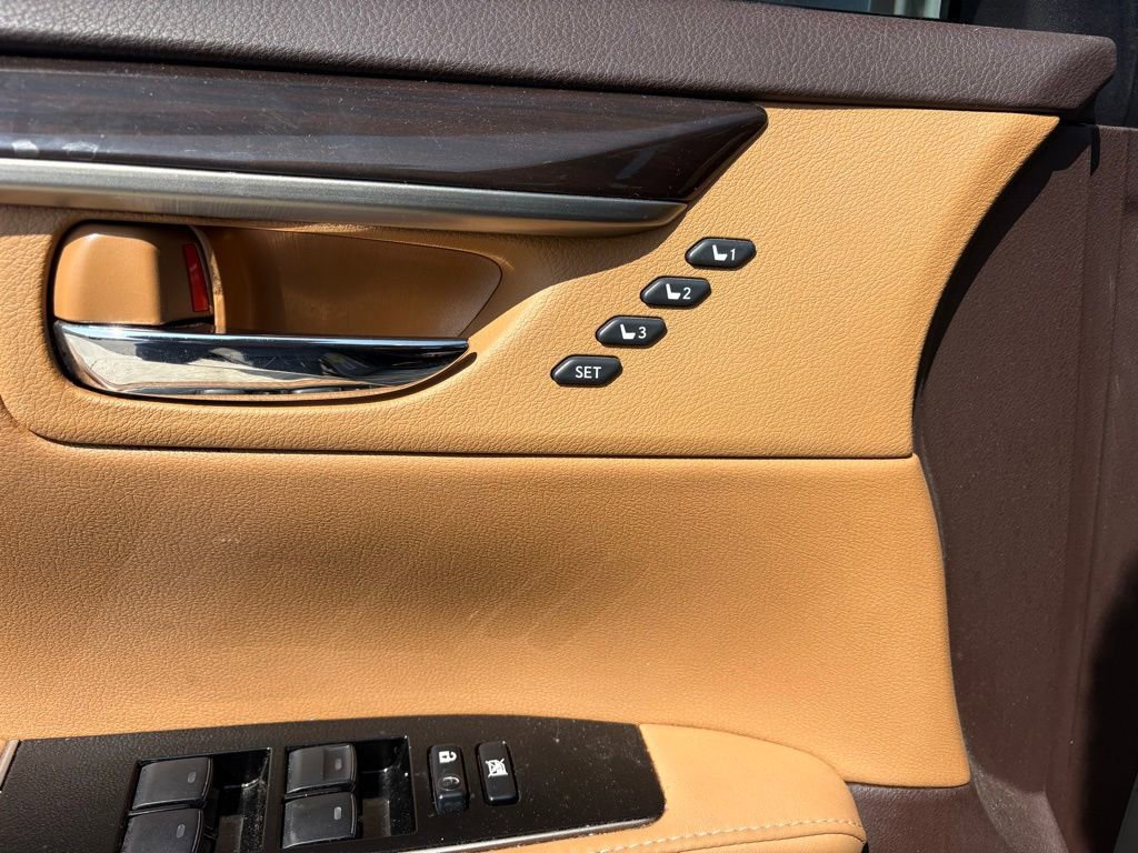 Used 2018 Lexus ES 350 350 w/ Premier Package image 11