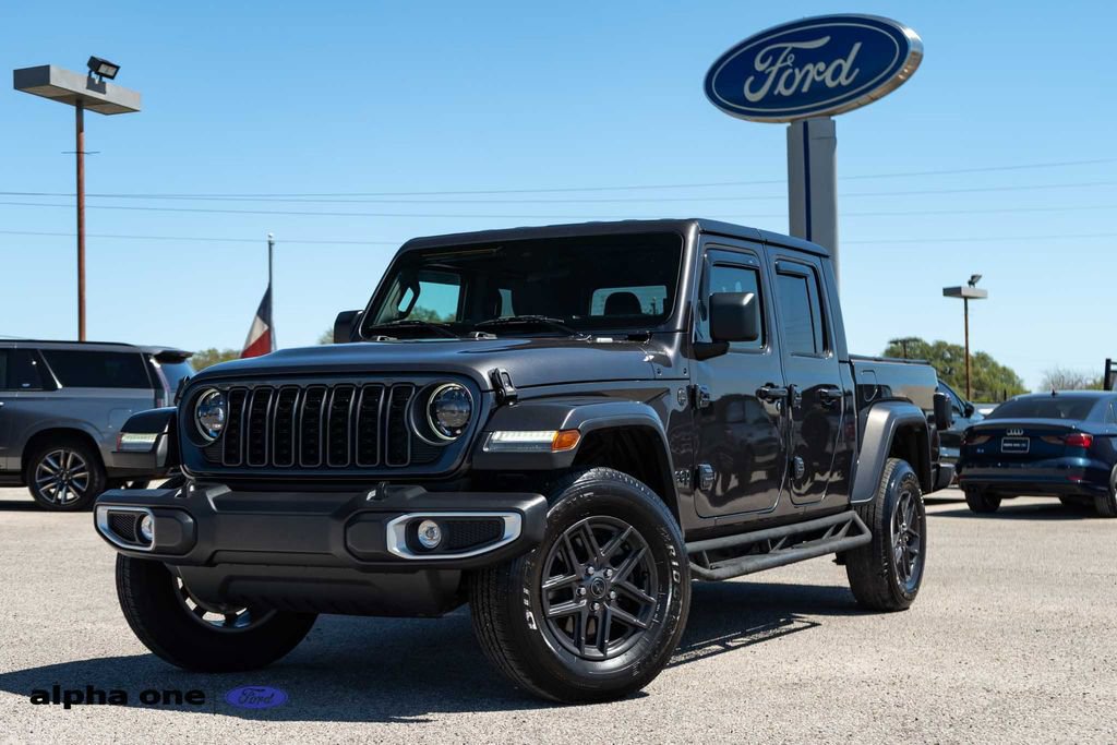 Used 2024 Jeep Gladiator Sport
