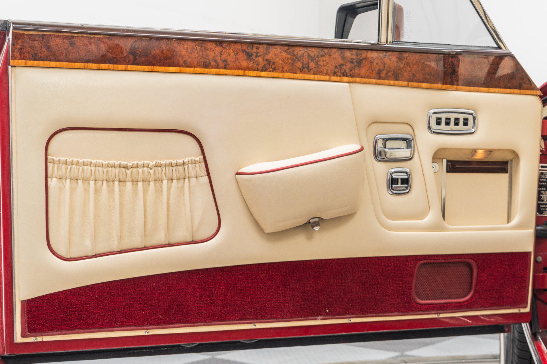 Used 1987 Rolls-Royce Corniche RWD image 43