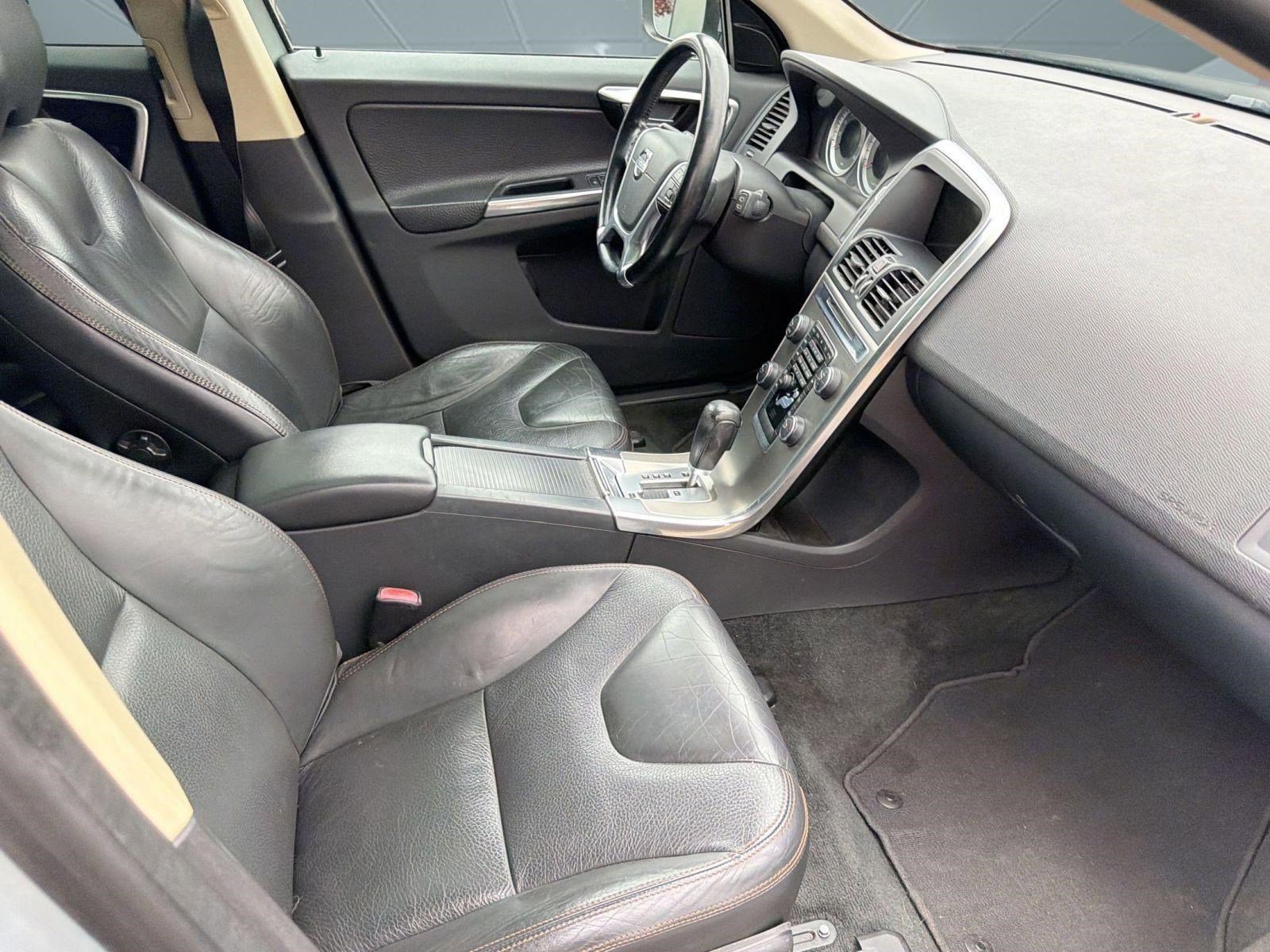 Used 2012 Volvo XC60 3.2 Premier FWD image 30