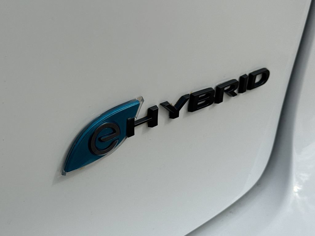 Used 2024 Chrysler Pacifica Limited FWD image 11