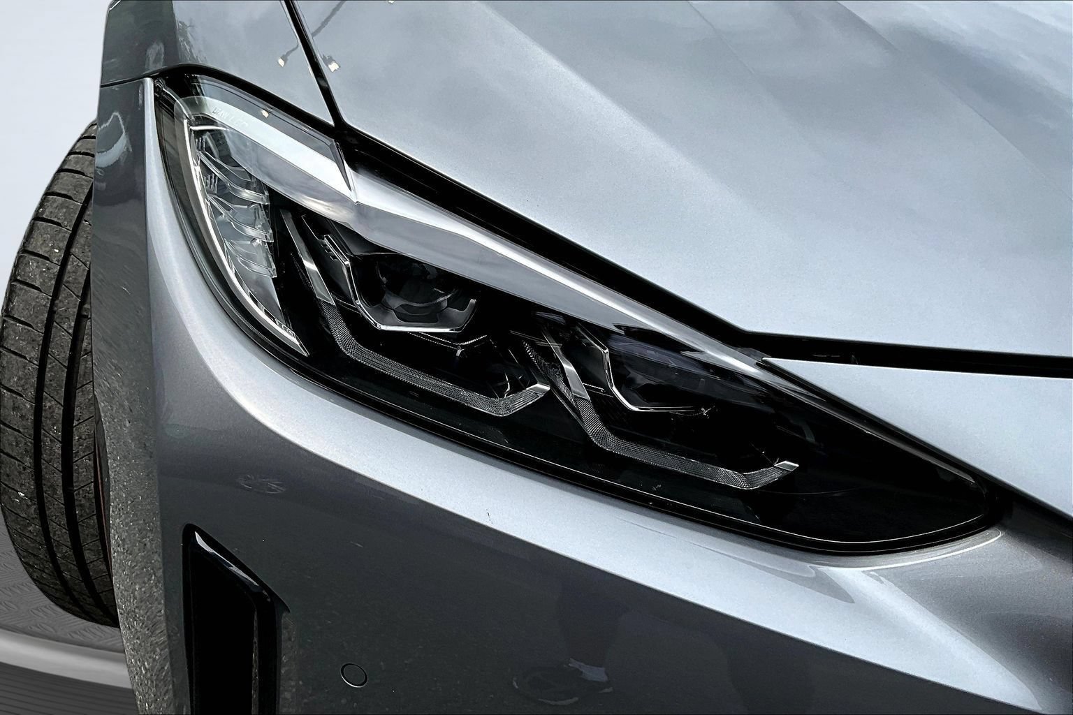 Used 2023 BMW i4 eDrive40 w/ Premium Package RWD image 29