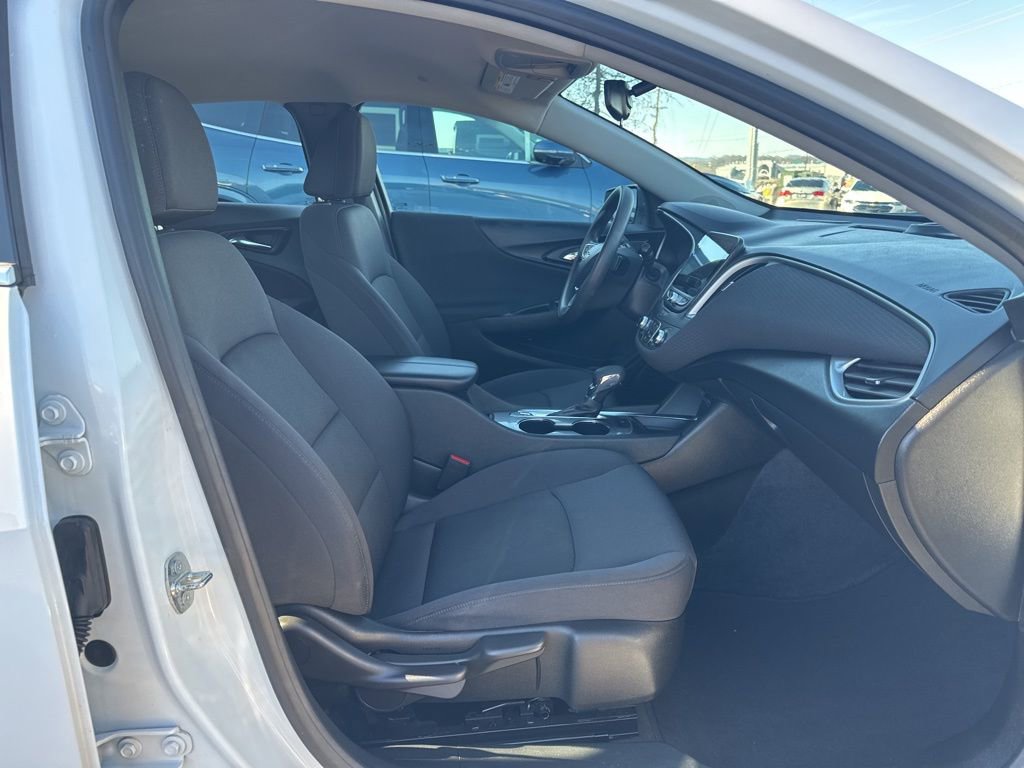 Used 2023 Chevrolet Malibu LT image 18