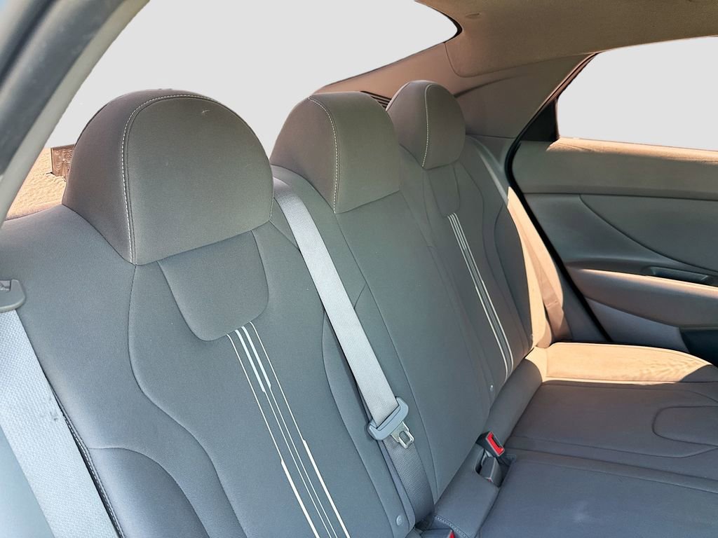 Used 2023 Hyundai Elantra SEL w/ Convenience Package image 23