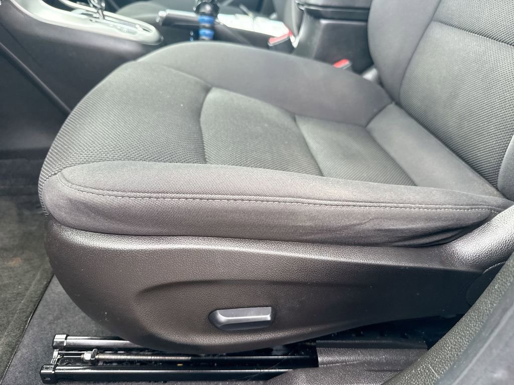 Used 2013 Chevrolet Cruze LT image 12