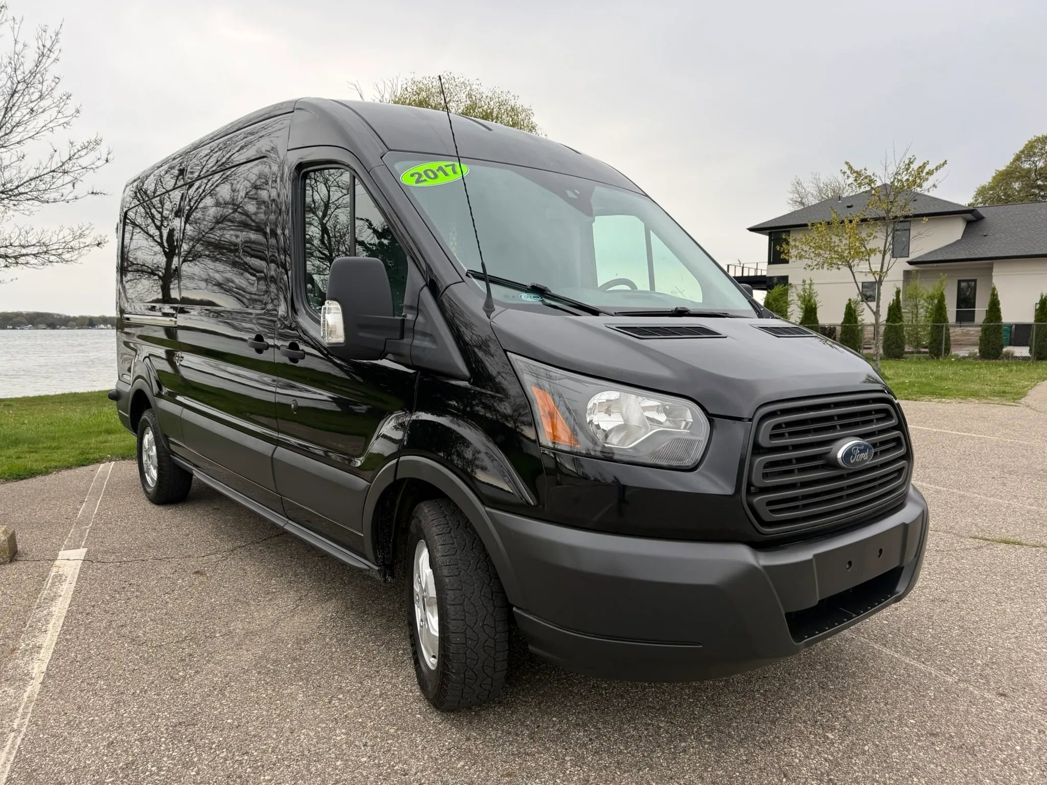 Used 2017 Ford Transit 250 148 Medium Roof RWD image 3