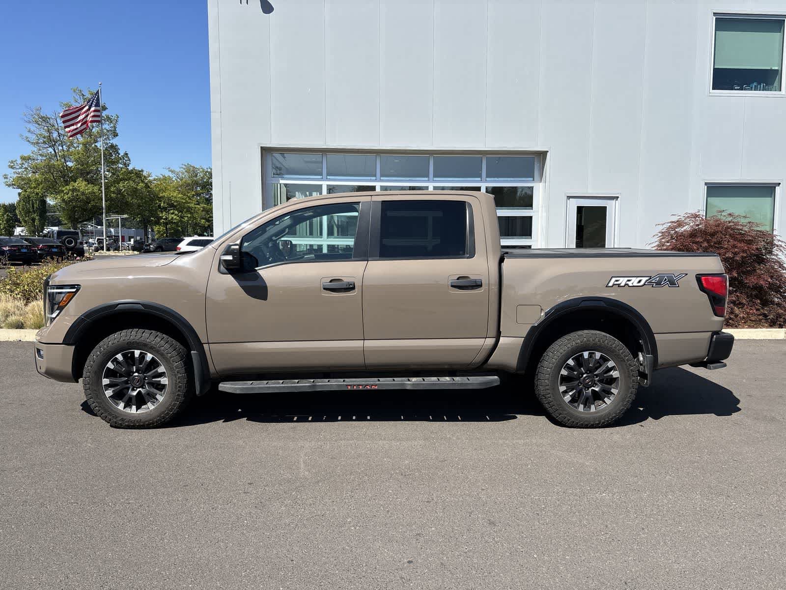 Used 2020 Nissan Titan PRO-4X w/ Pro-4x Convenience Package AWD/4WD image 2