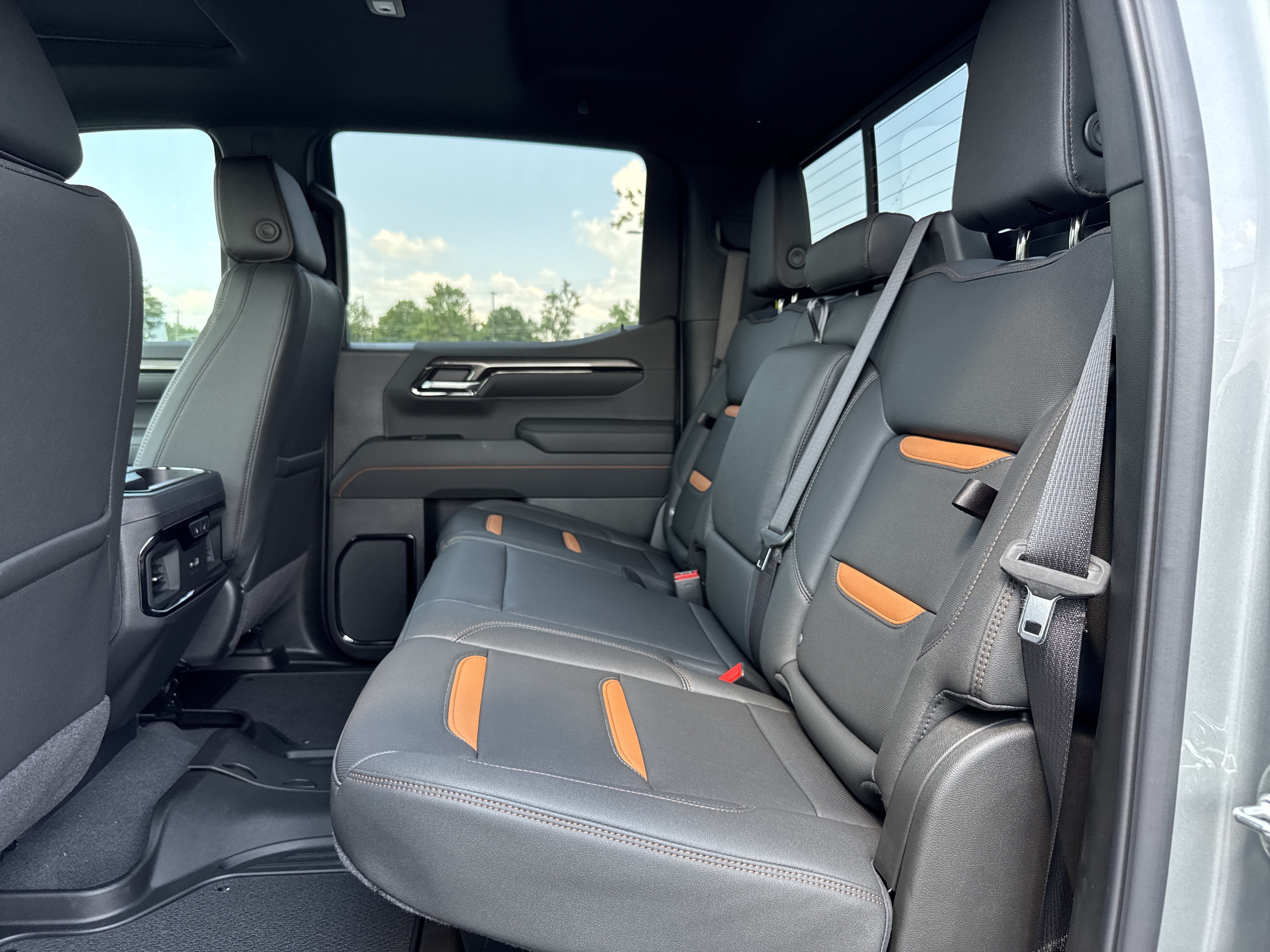 New 2026 GMC Sierra 1500 AT4 w/ AT4 Premium Package AWD/4WD image 32