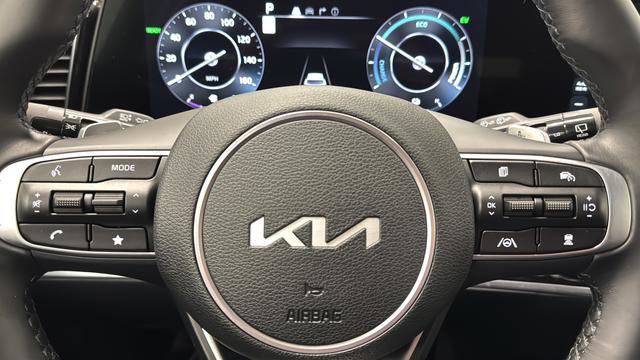 Used 2025 Kia Sportage SX Prestige image 16
