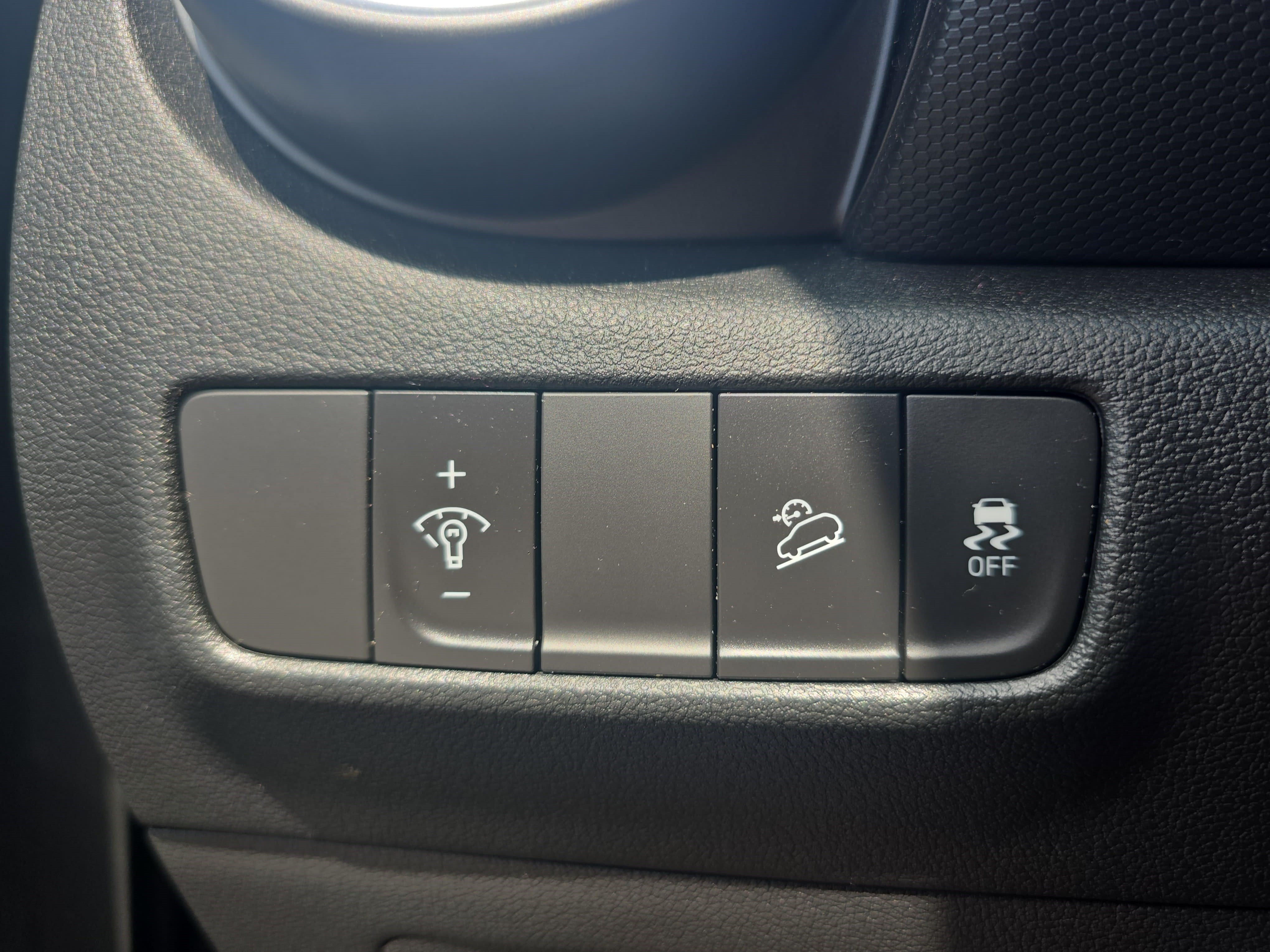Used 2022 Hyundai Kona SEL AWD/4WD image 24