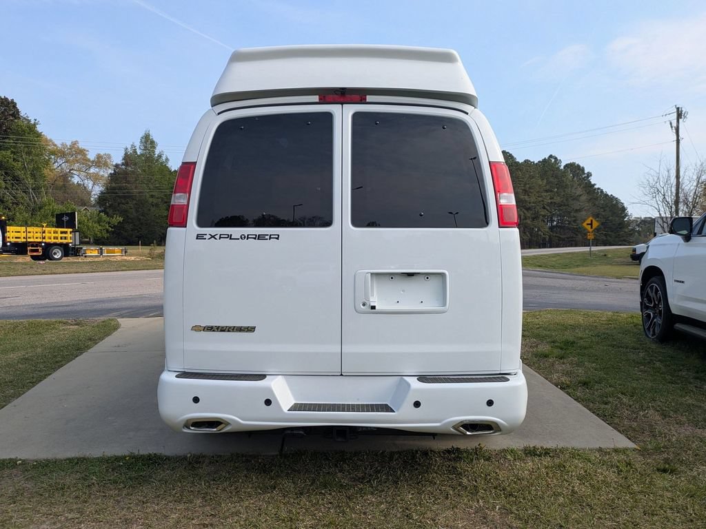 New 2026 Chevrolet Express 2500 Extended RWD image 3