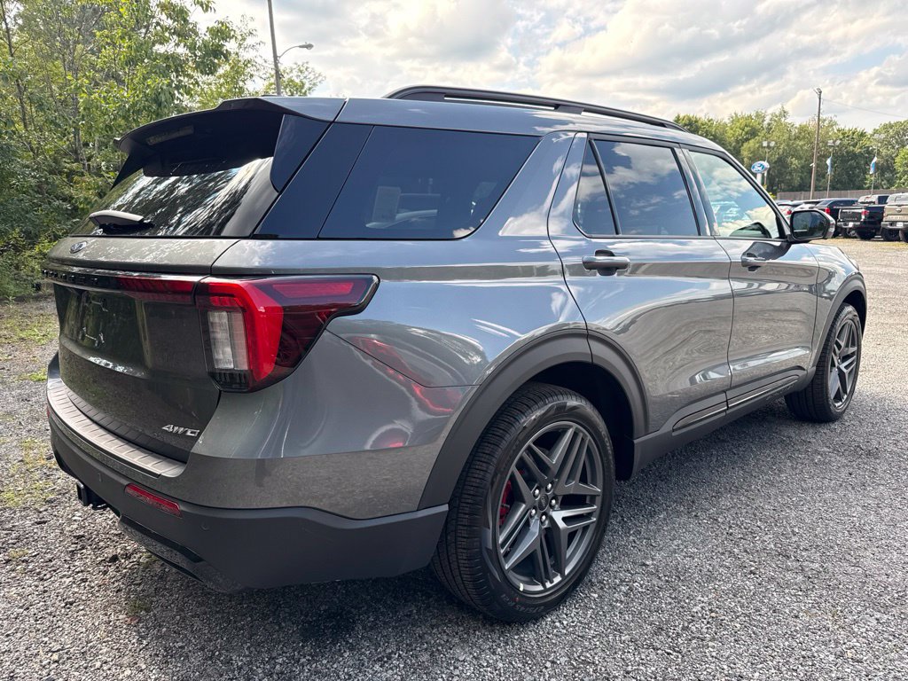 New 2026 Ford Explorer ST-Line w/ ST-Line Street Pack AWD/4WD image 6