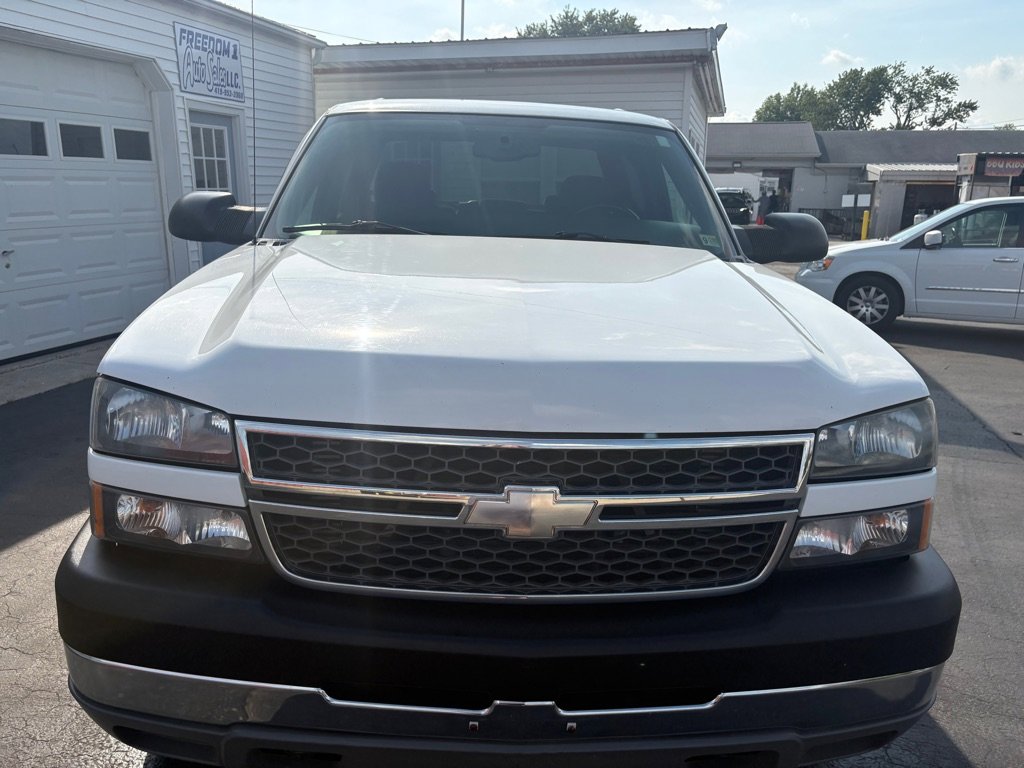 Used 2005 Chevrolet Silverado 2500 LS w/ Heavy-Duty Power Package image 5