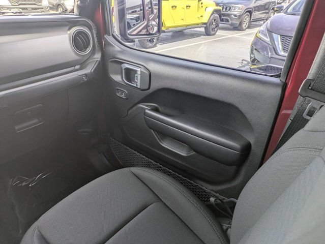 Used 2021 Jeep Gladiator Sport AWD/4WD image 17