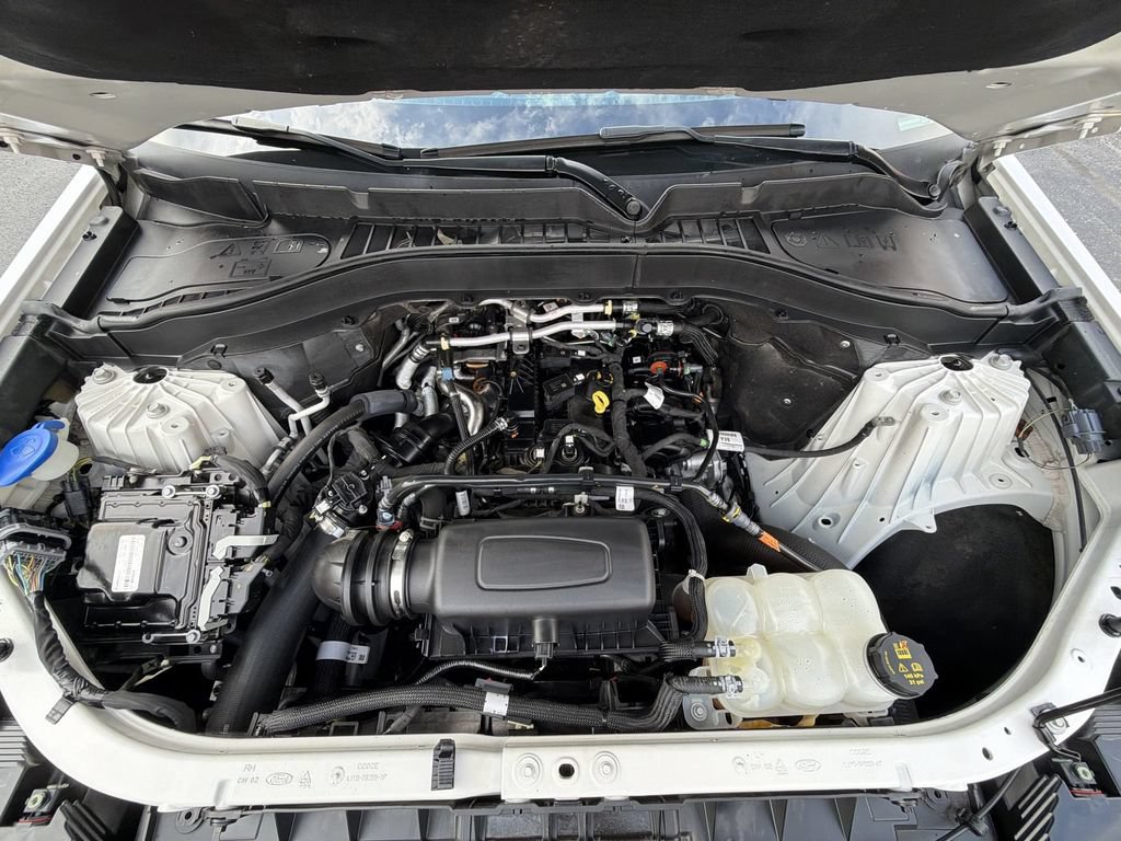 Used 2021 Ford Explorer XLT AWD/4WD image 18