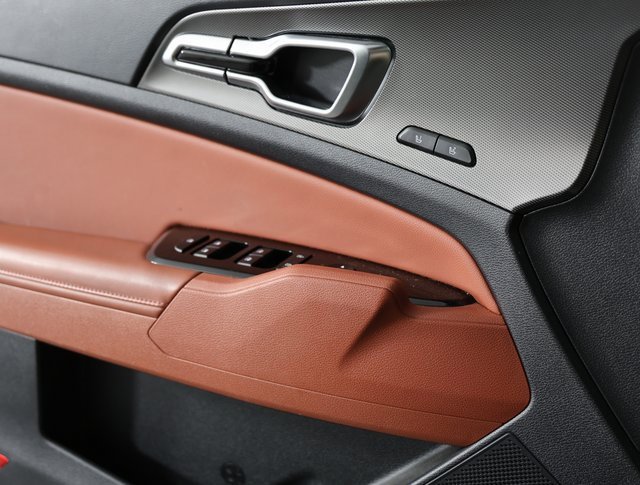 Used 2024 Kia Sportage SX Prestige image 11