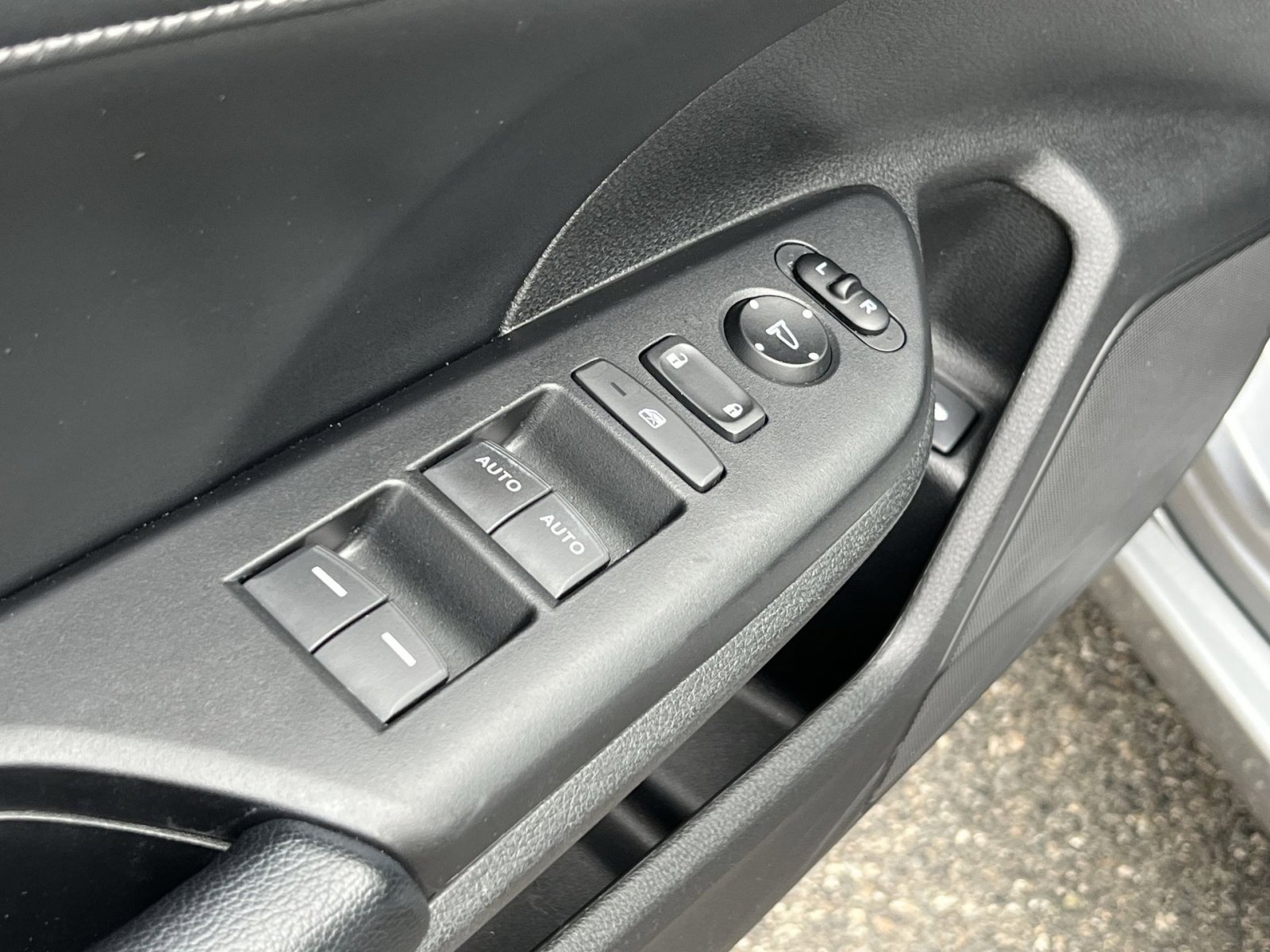 Used 2020 Honda Insight Touring image 12