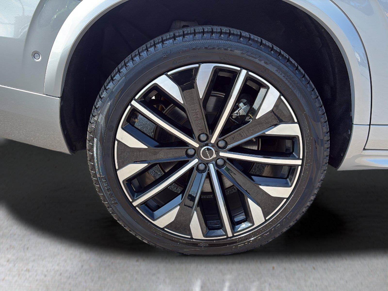 Used 2025 Volvo XC90 B6 Plus AWD/4WD image 49