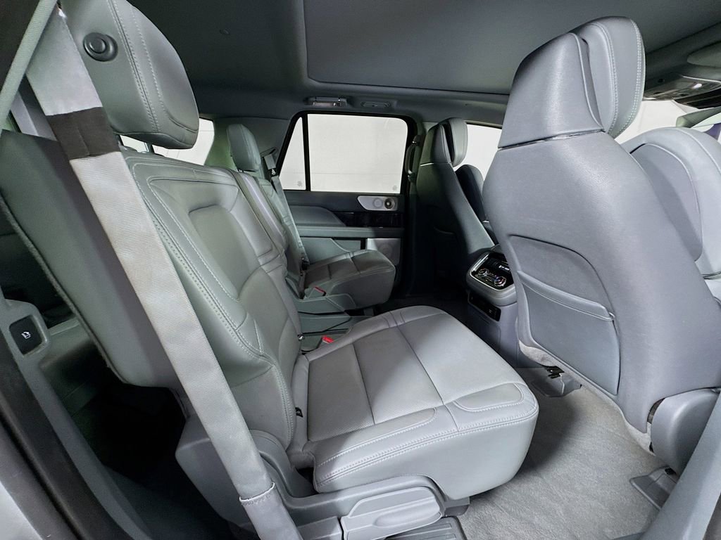 Used 2020 Lincoln Navigator Reserve w/ Luxury Package image 36