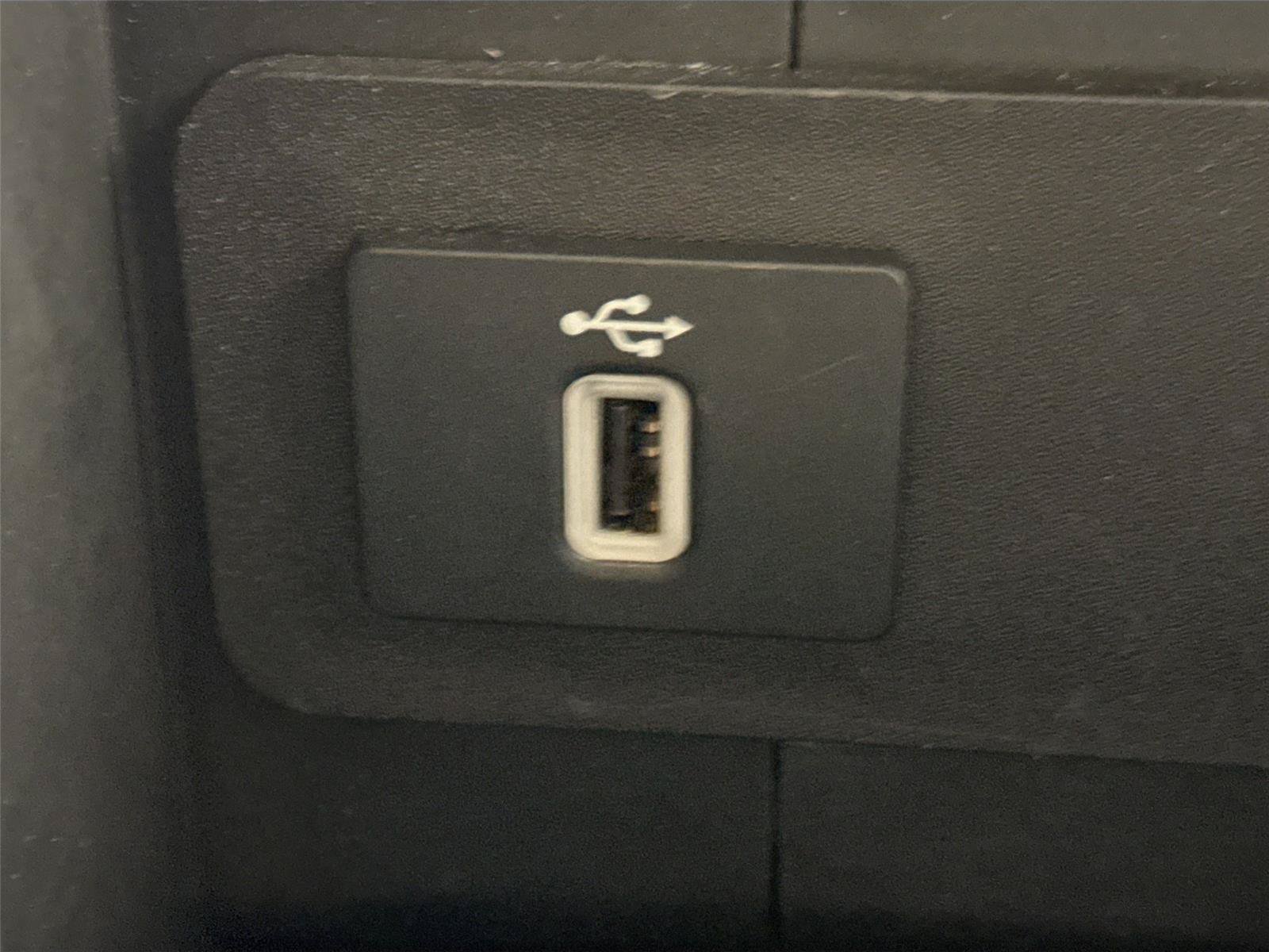 Used 2019 Ford Escape Titanium FWD image 32