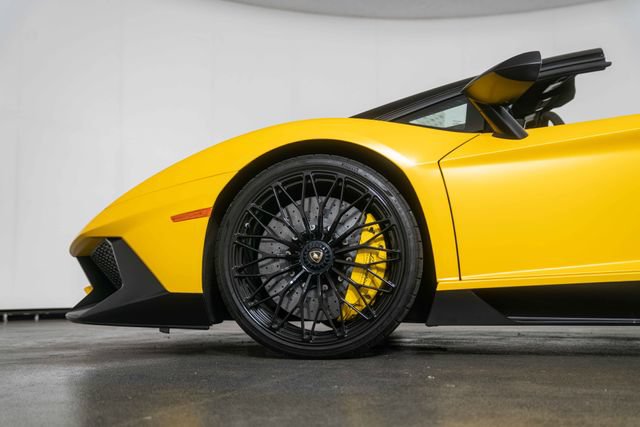 Used 2016 Lamborghini Aventador LP 750-4 Superveloce AWD/4WD image 11