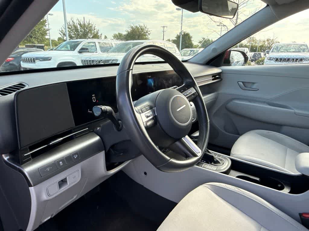 Used 2024 Hyundai Kona SEL AWD/4WD image 17