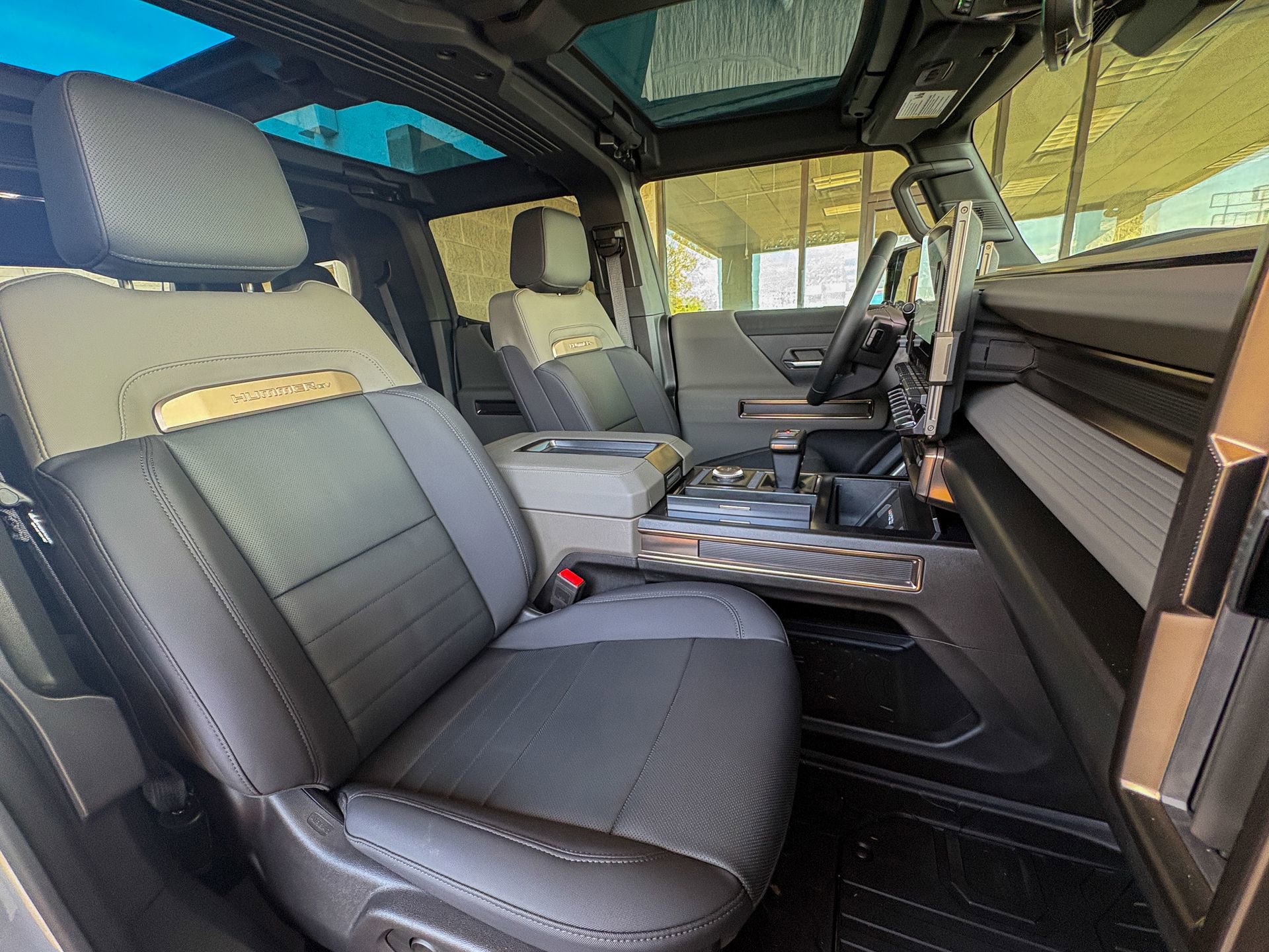 Used 2024 GMC Hummer EV 2X w/ Extreme Off-Road Package AWD/4WD image 21