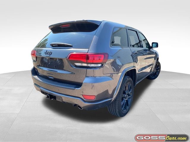 Certified 2021 Jeep Grand Cherokee Laredo X AWD/4WD image 3