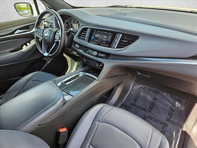 Used 2024 Buick Enclave Essence image 27