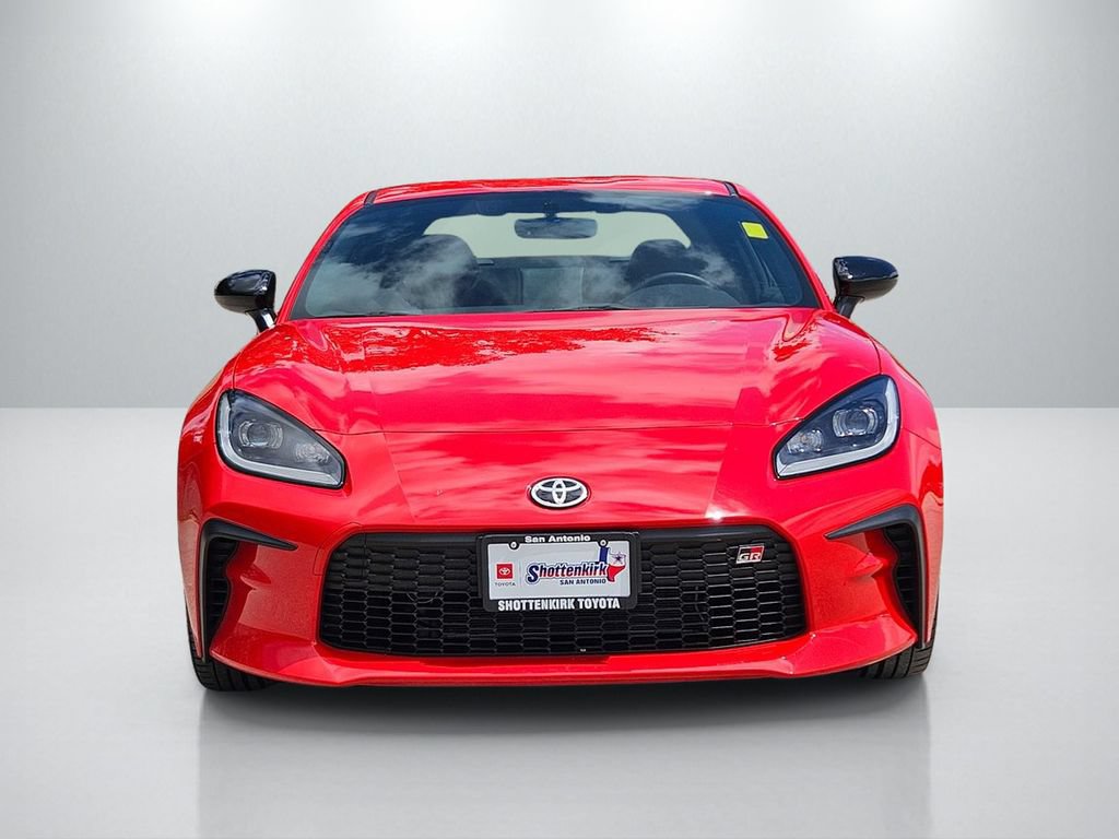 Used 2025 Toyota GR86 Premium w/ Performance Package RWD video 2