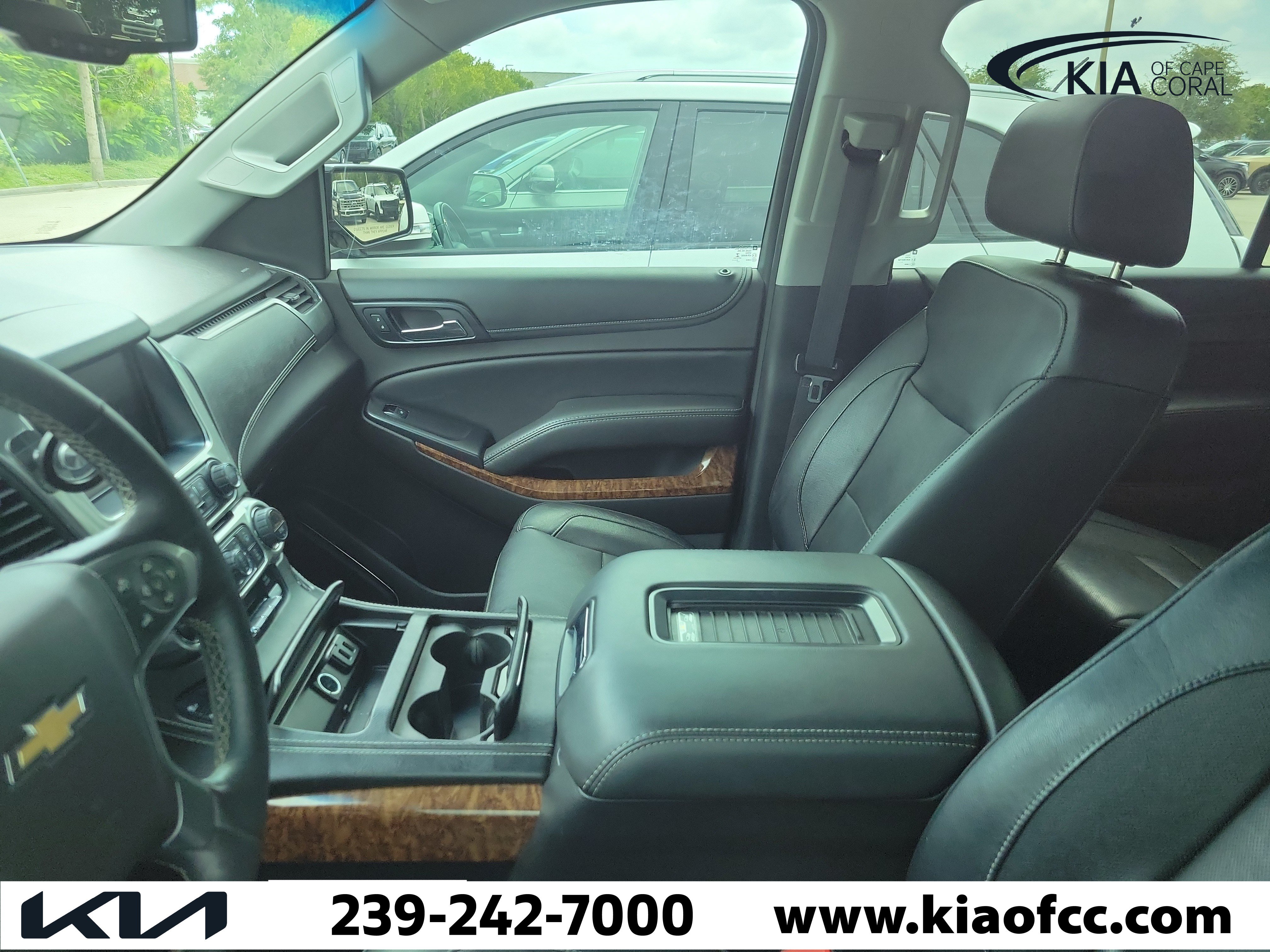 Used 2017 Chevrolet Suburban Premier AWD/4WD image 10