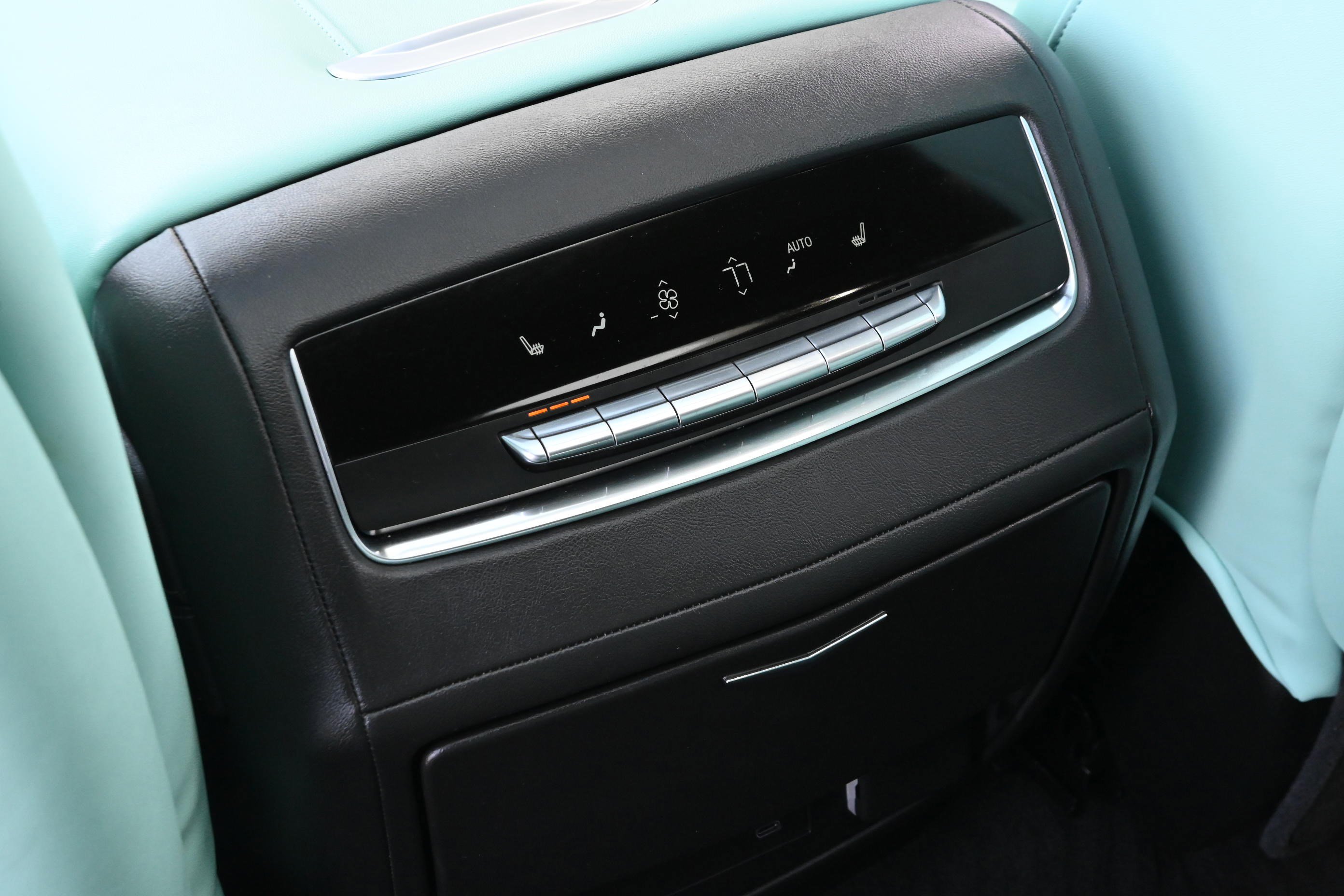 Used 2025 Cadillac Escalade Sport w/ Touring Package image 28