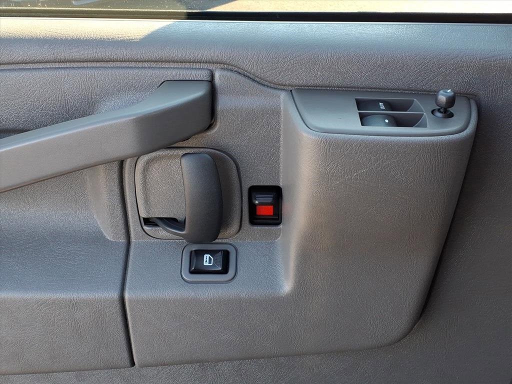 Used 2024 Chevrolet Express 2500 w/ Driver Convenience Package image 4