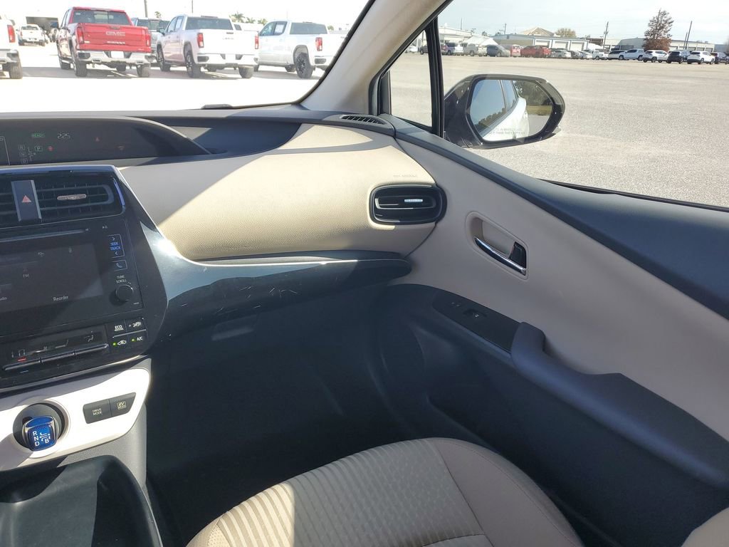 Used 2016 Toyota Prius Two image 11